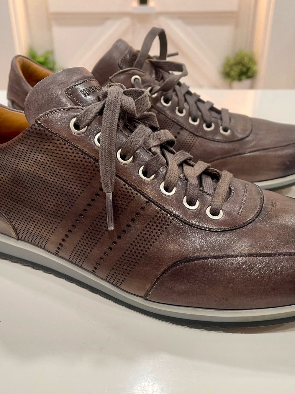 Magnanni Grey Marino Leather Lace-Up Sneakers SZ 11 1/2